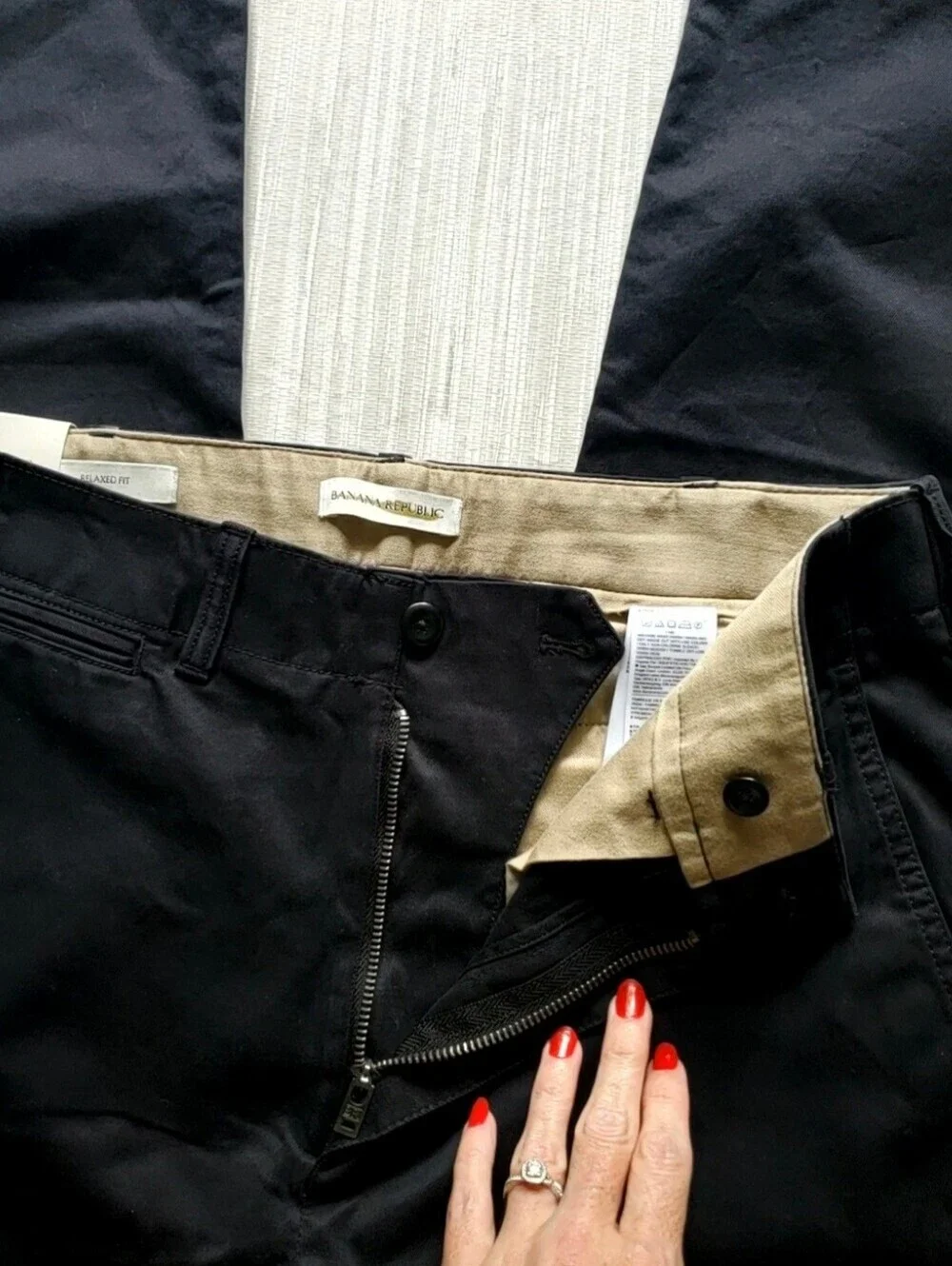 Banana Republic Men’s Relaxed Stretch Chino Pants Black 33x32 Work Casual NWT